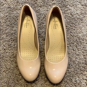 Clark’s nude/pink heels